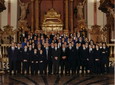 La banda de música La Prosperidad de Maluenda en el año 2003 con la Coral